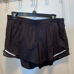 Lululemon Hotty Hot Short II 4" Long (12)